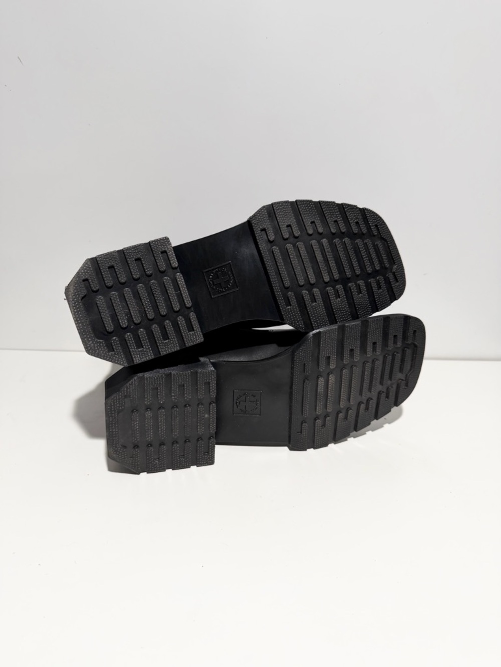 Dr Martens Maybole chelsea boots in black leather Women’s Black Chelsea Platform - Picture 9 of 10